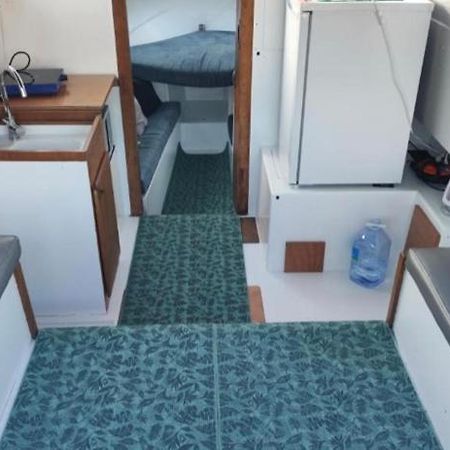 Nice Boat To Sleep In Barcelona Sant Adrià de Besòs Eksteriør billede